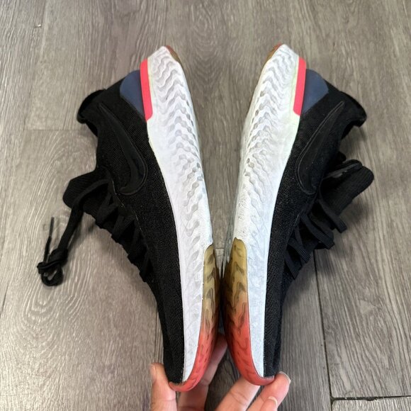 Athletic_Shoes